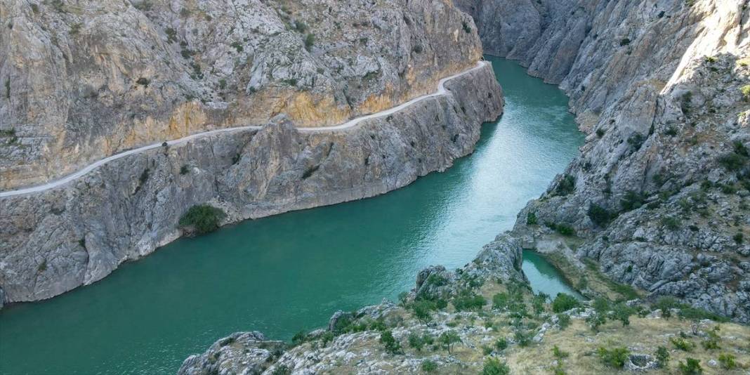 Erzincan’da saklı dev! Dünyanın ikinci en büyüğü ve Türkiye’de: Oluşumuyla adeta göz kamaştırıyor 8
